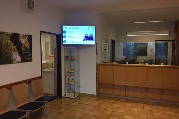 Digital Signage Cloud im Wartezimmer